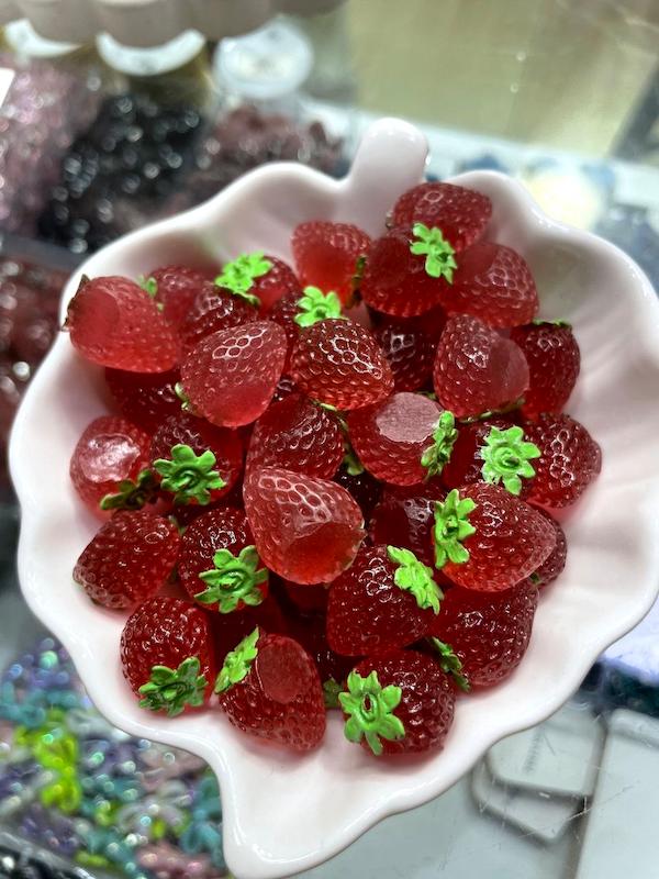 مجسمه شب تاب توت فرنگی وارداتی