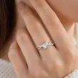 انگشتر زنانه جواهری ضربدری نگین دار لاکچری
