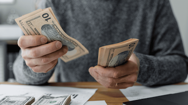 توی این اوضاع ایران، پول کجاست؟