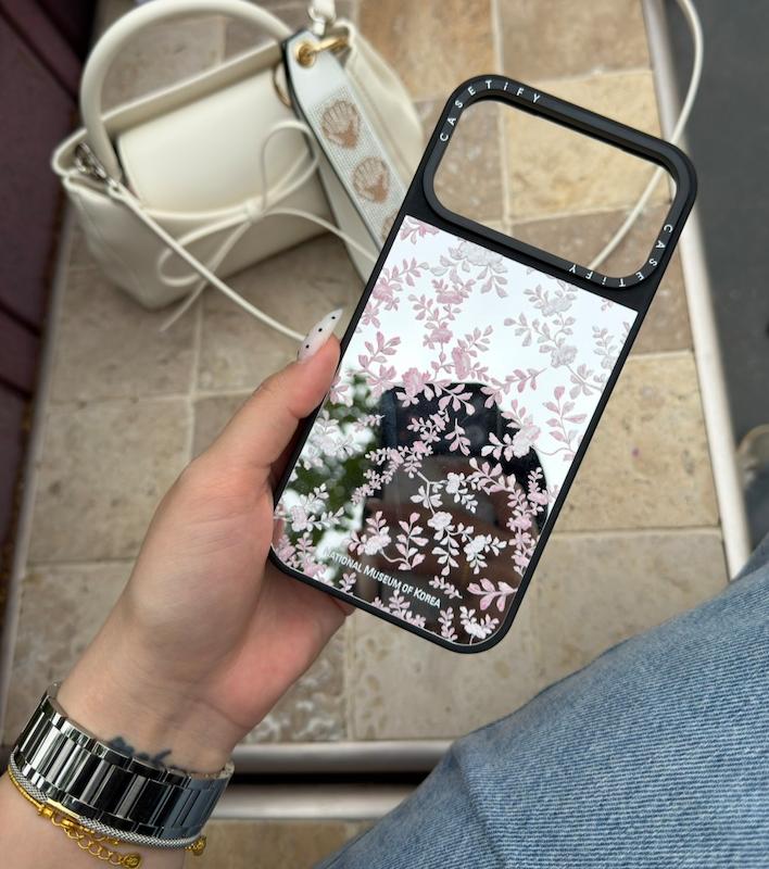 Castify آینه ای گلبرگ صورتی🌸