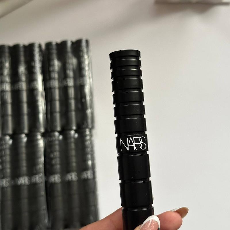 ریمل حجم دهنده نارس