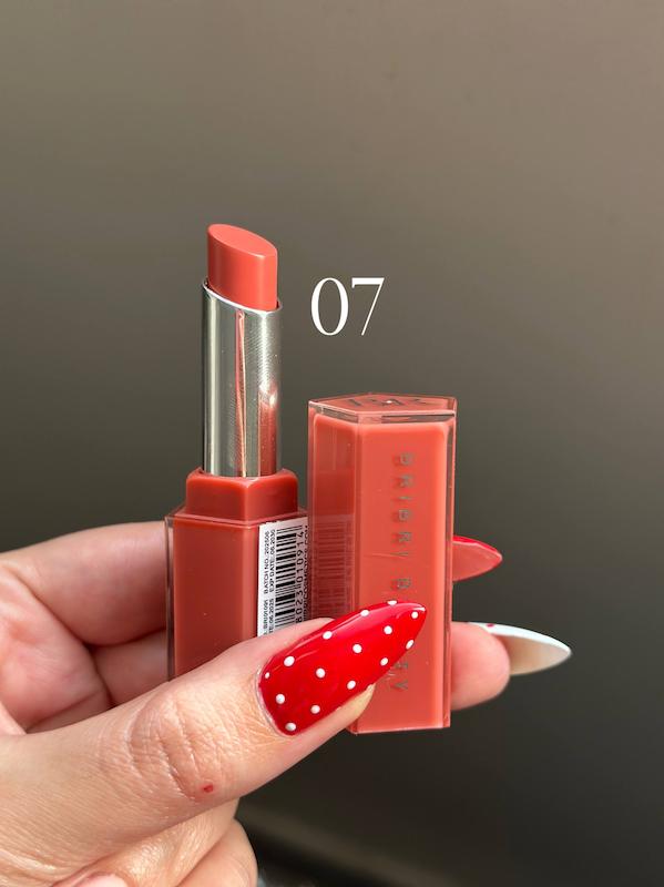 لیپ استیک طرح fenty beauty 🐈‍⬛🤍