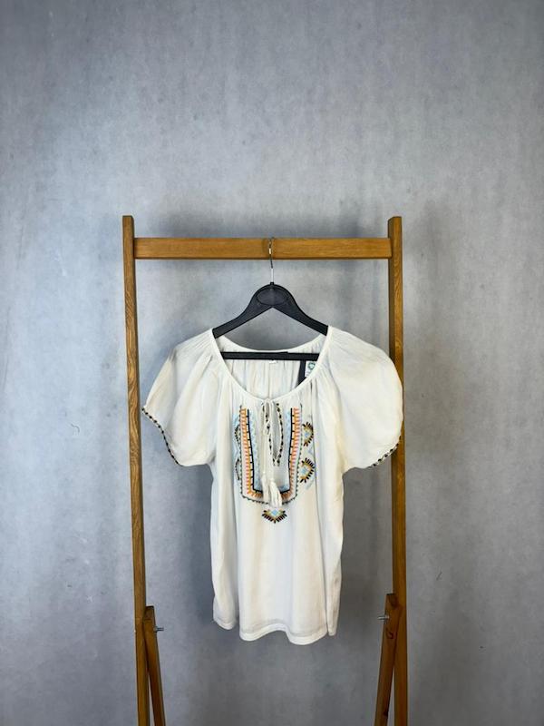 بلوز گلدوزی زنانه برند esmara کد 033