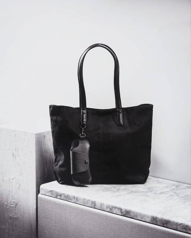 کیف برزنت به همراه کاور عینک (رنگ مشکی)