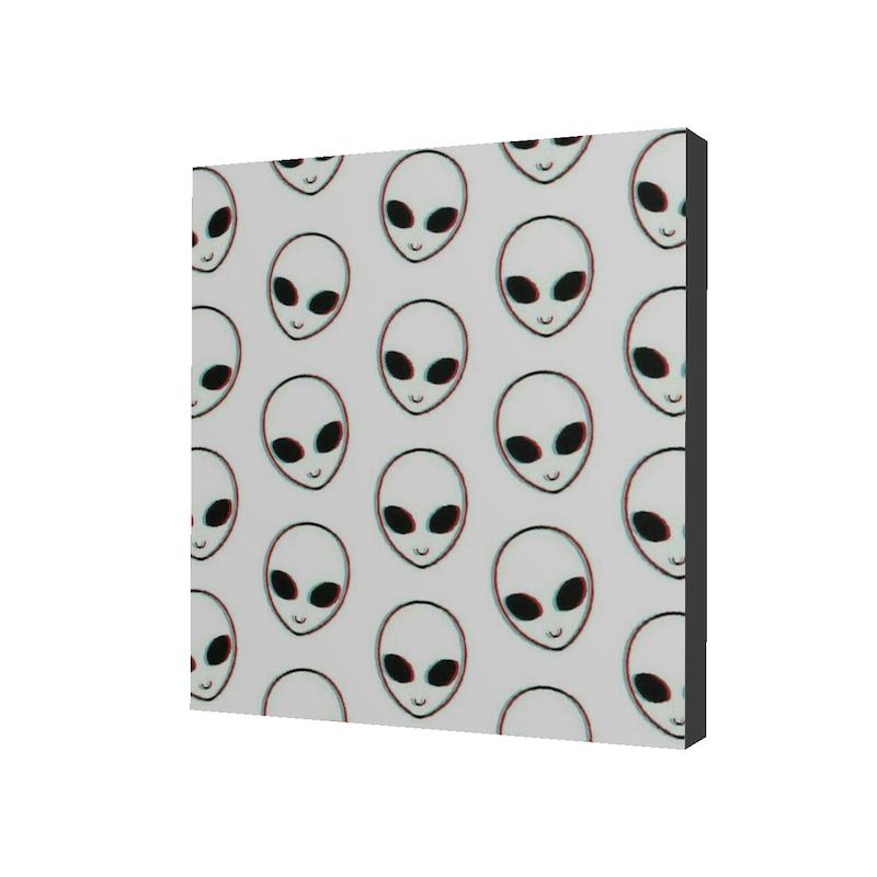 آدم فضایی ، مگنت ، متفرقه