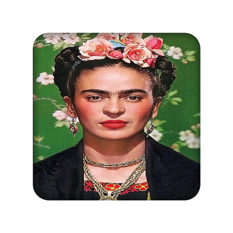 فریدا، دختر، آینه آرایشی