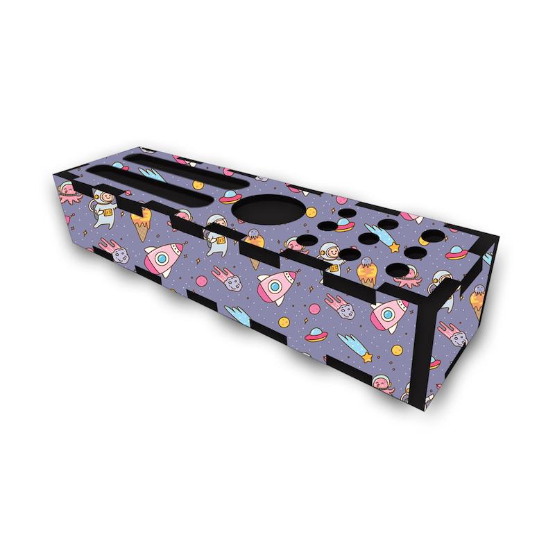 جامدادی رومیزی طرح پسر فضانورد کد 441