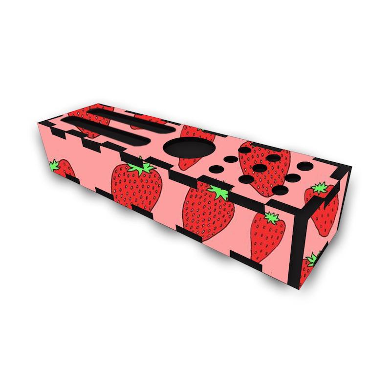 جامدادی رومیزی طرح توت فرنگی کد 893