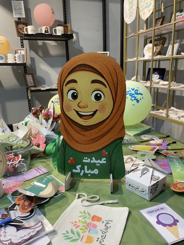 استند دخترک فوم بورد