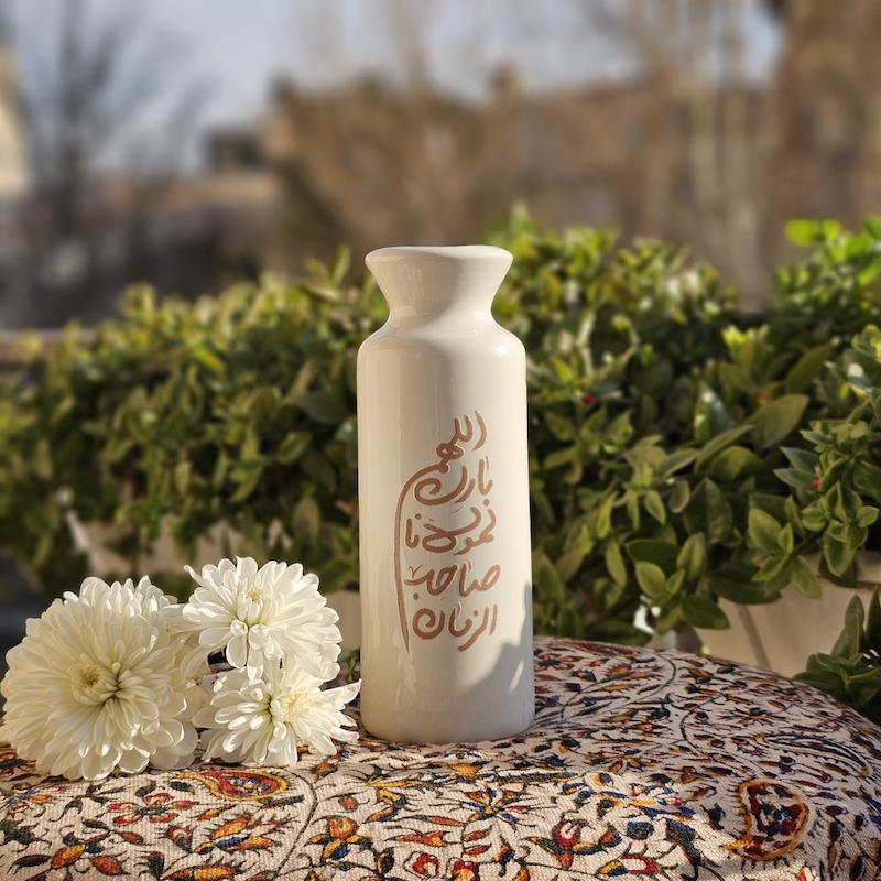 گلدان با طرح اللهم بارک لمولانا صاحب الزمان(عج)