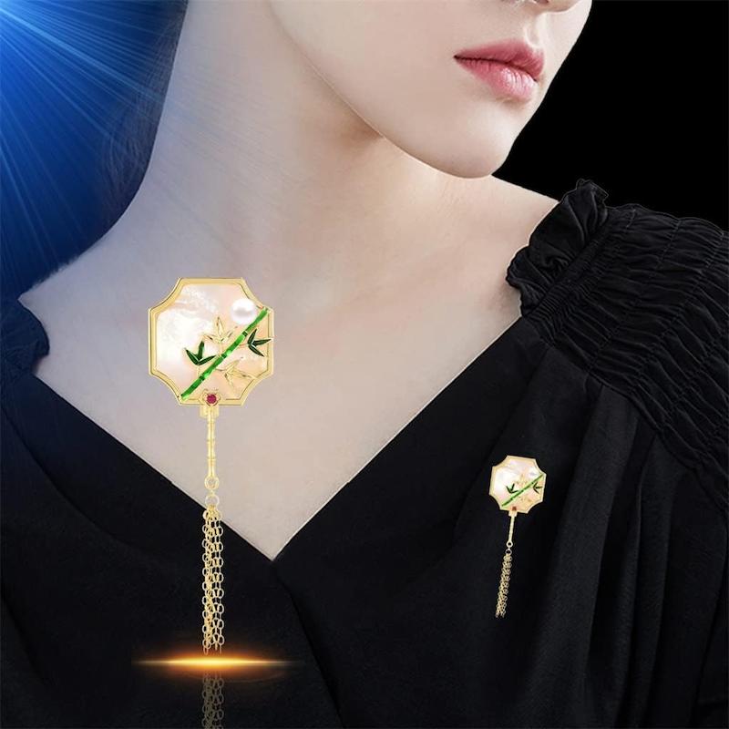 سنجاق سینه صدفی آویزدار