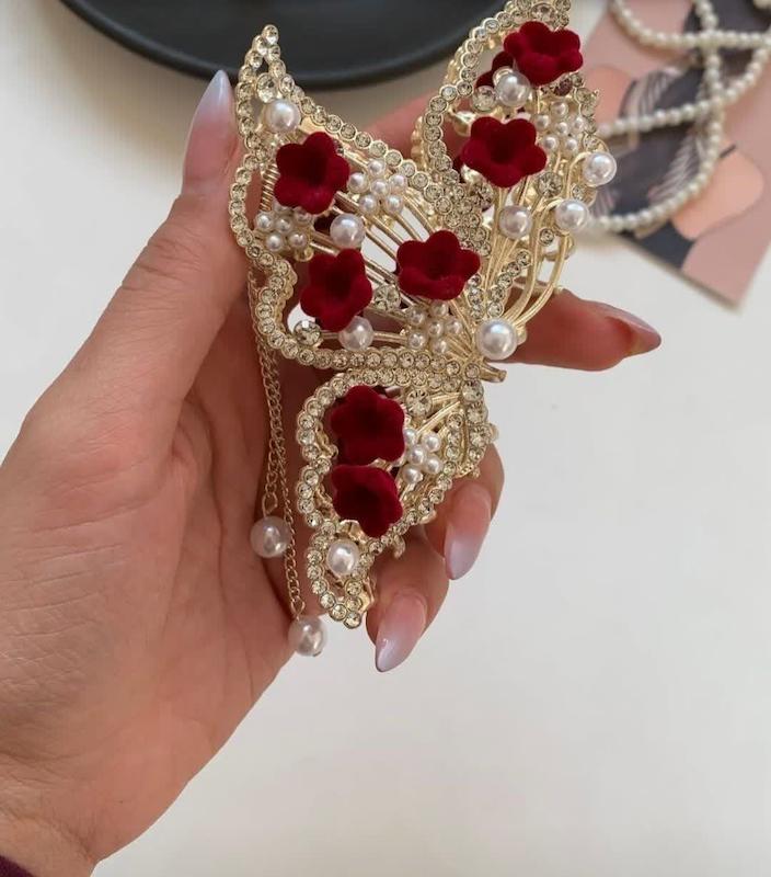 کیلیپس پروانه نیم رخ