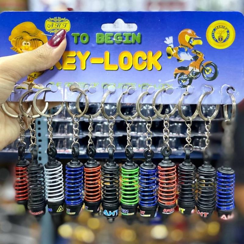 جاسوئیچی کمک‌فنر موتور