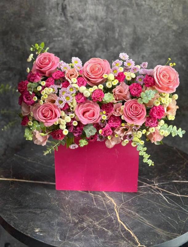 باکس گل صورتی دخترانه 