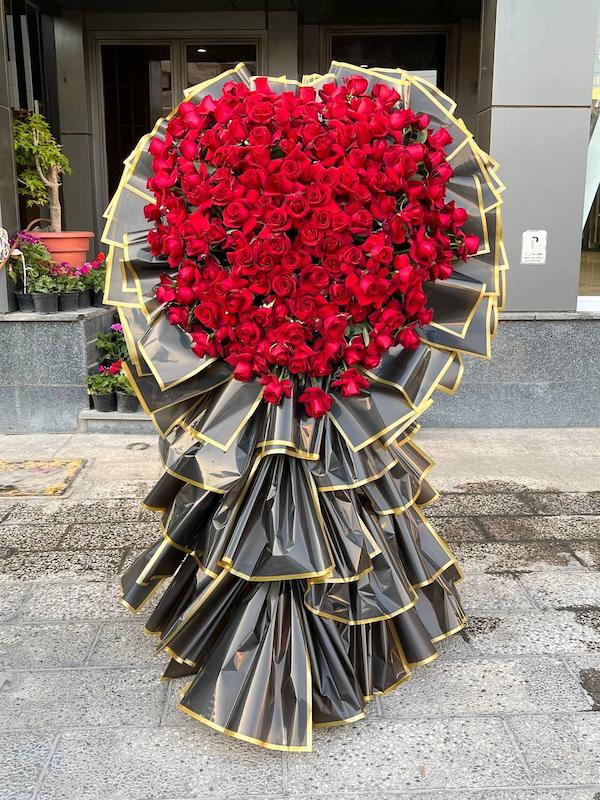 دسته گل سوپر لوکس رز قرمز 