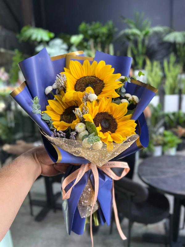 دسته گل اقتصادی و شیک آفتابگردان