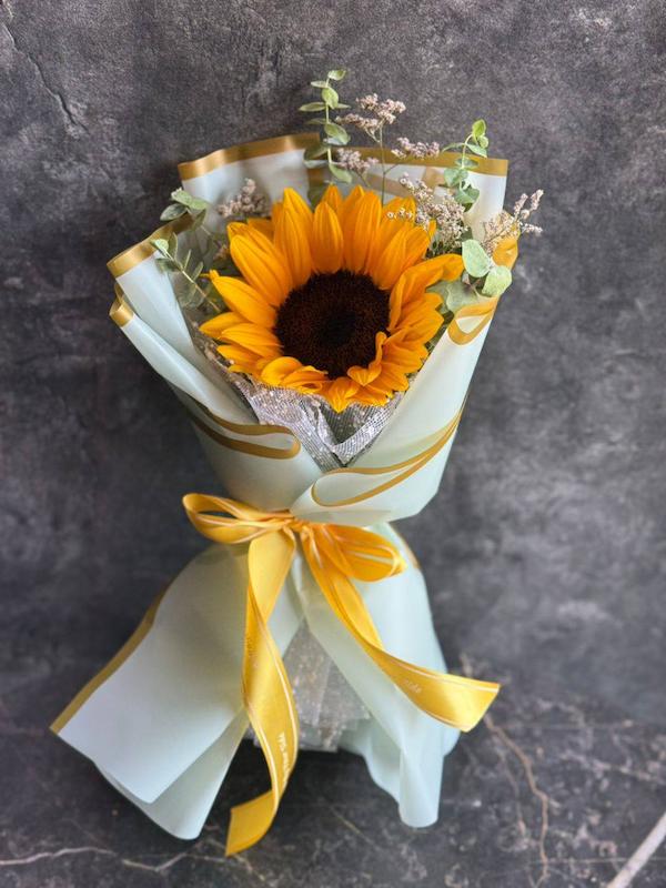 دسته گل کوچک تک شاخه آفتابگردان