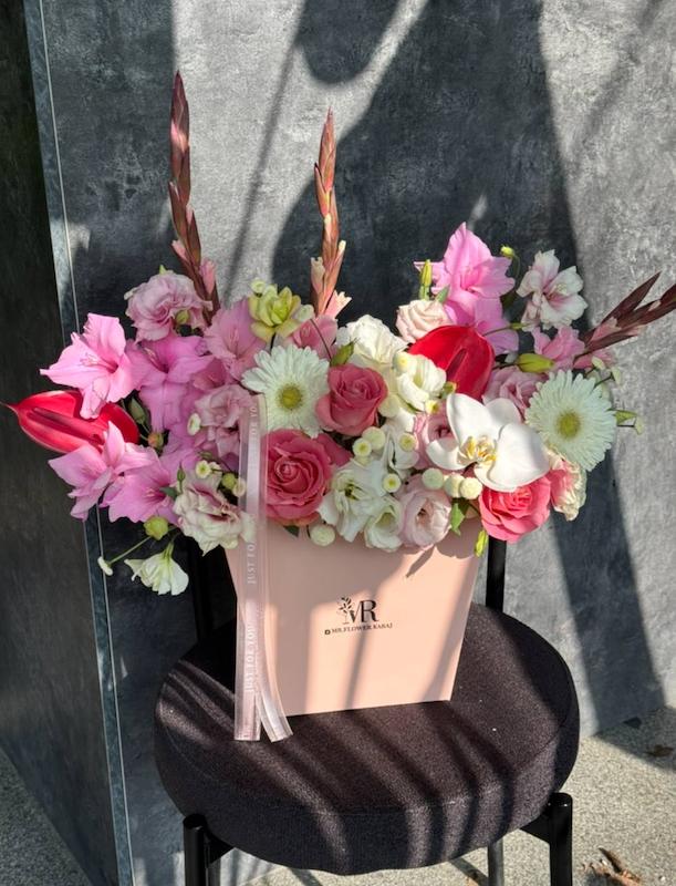 باکس گل پی وی سی ضدآب- ترکیب گلهای فصل