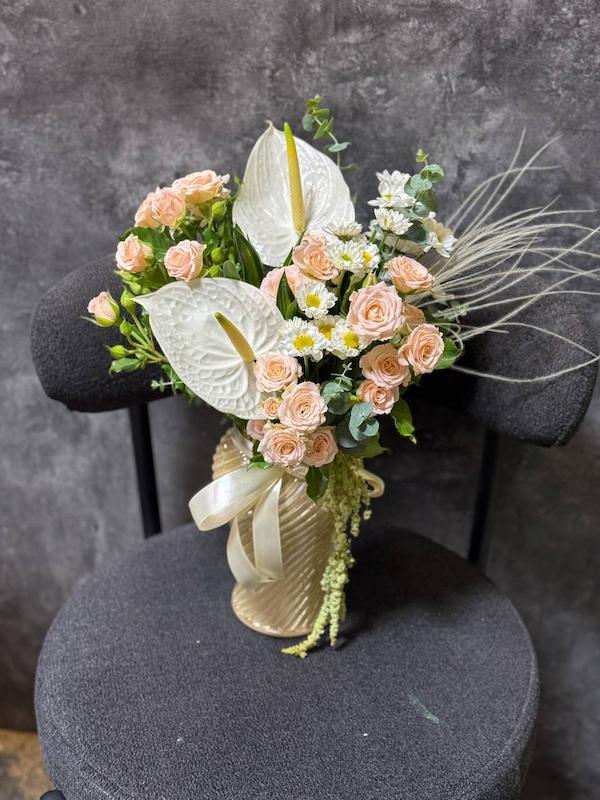 جارگل تم رنگی ملایم رز و آنتریوم