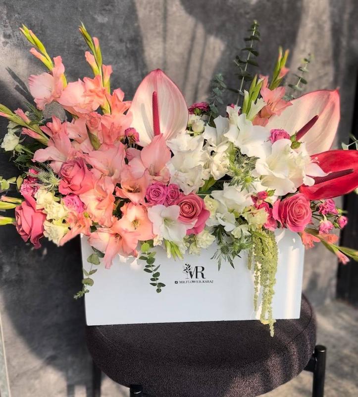 باکس گل شیک تم صورتی