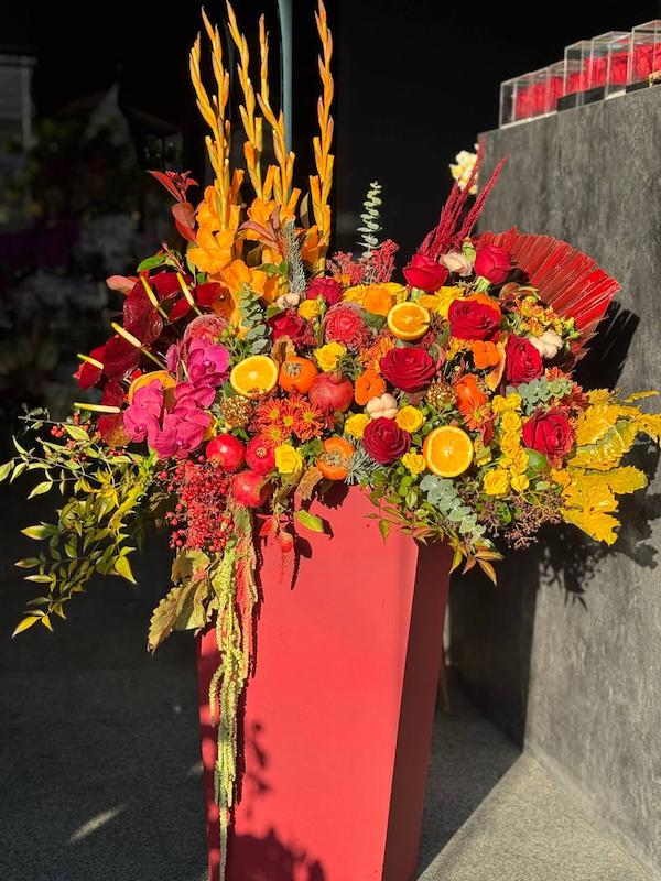 باکس لوکس ایستاده یلدایی شامل میوه های پاییزی