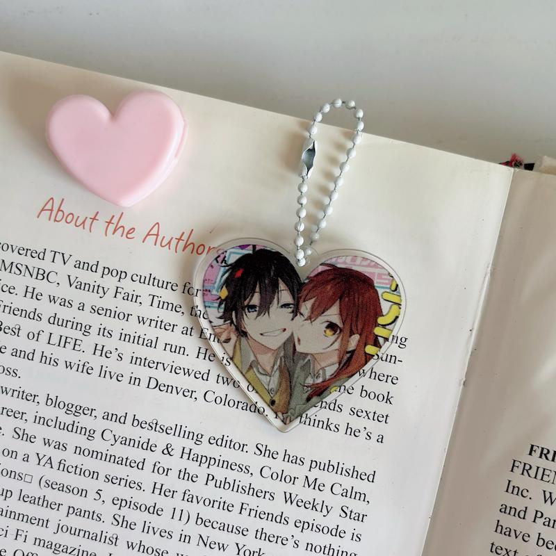 آویز انیمه ای قلبی از انیمه‌ی Horimiya 