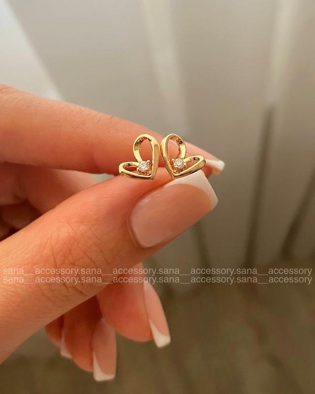 گوشواره میخی قلب خطی وسط نگین ژوپینگ