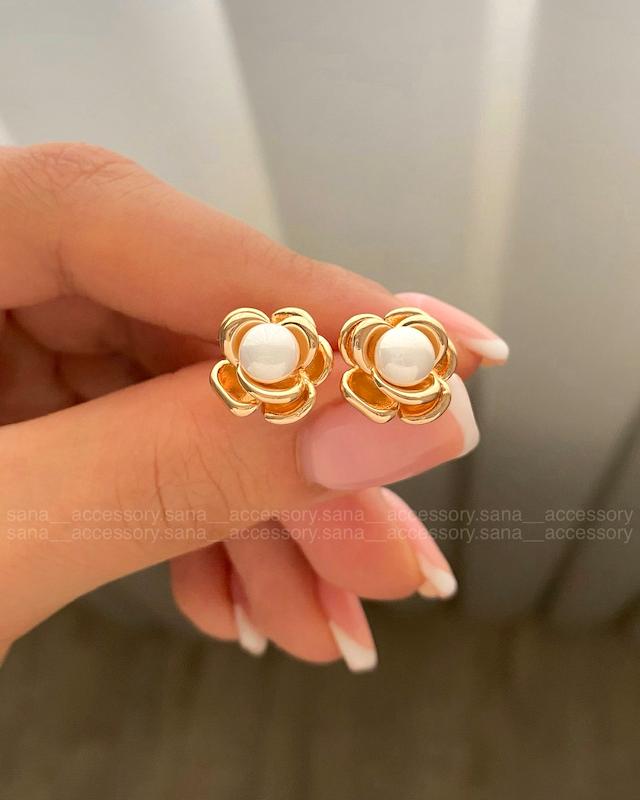 گوشواره میخی فلاور وسط مروارید ژوپینگ