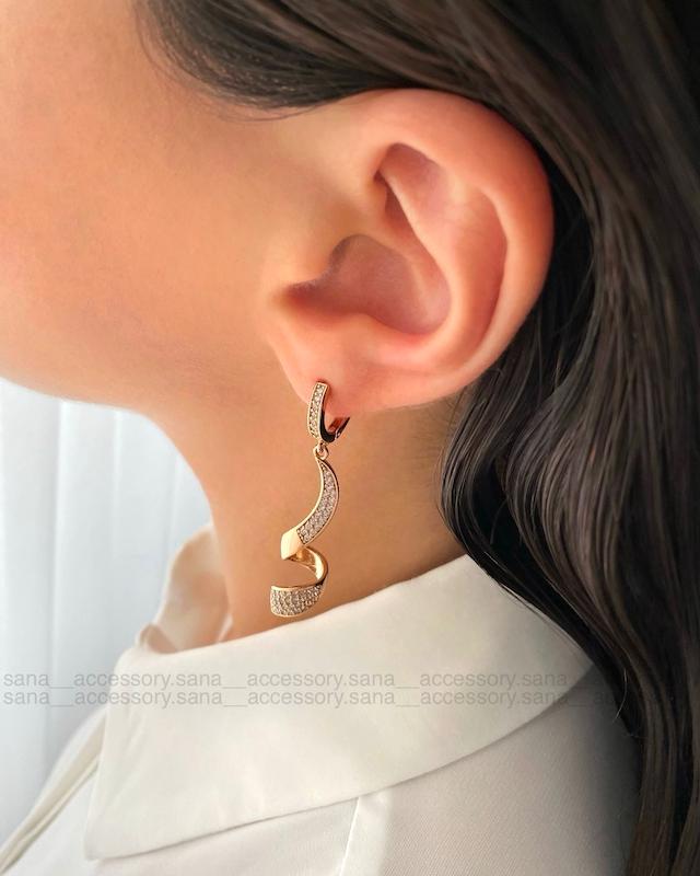 گوشواره مجلسی مارپیچ نگین ژوپینگ