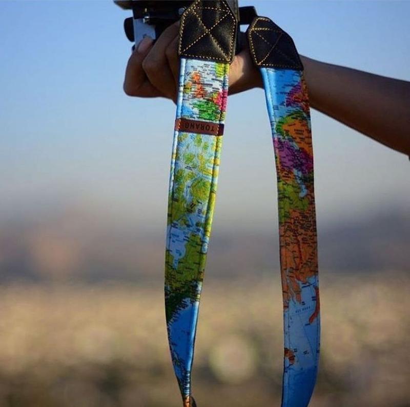 بند دوربین ترنگ طرح نقشه جهان آبی کلاسیک