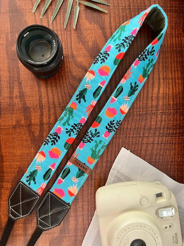 بند دوربین ترنگ طرح کاکتوس آبی cactus