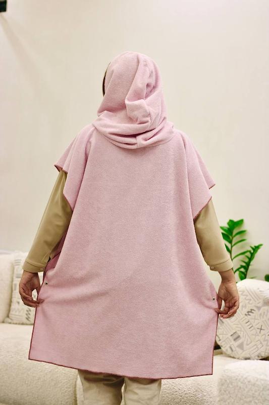 حوله پانچو رنگ «صورتی یخی» | قد ۹۰