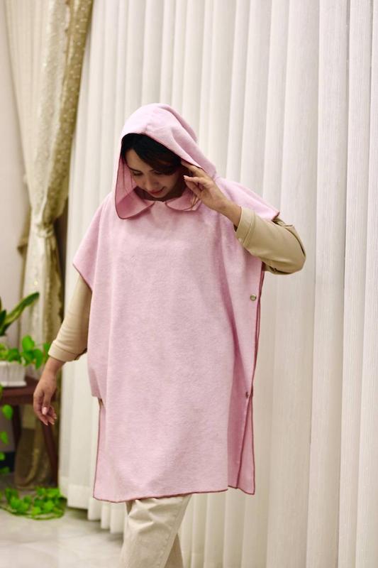 حوله پانچو رنگ «صورتی یخی» | قد ۹۰