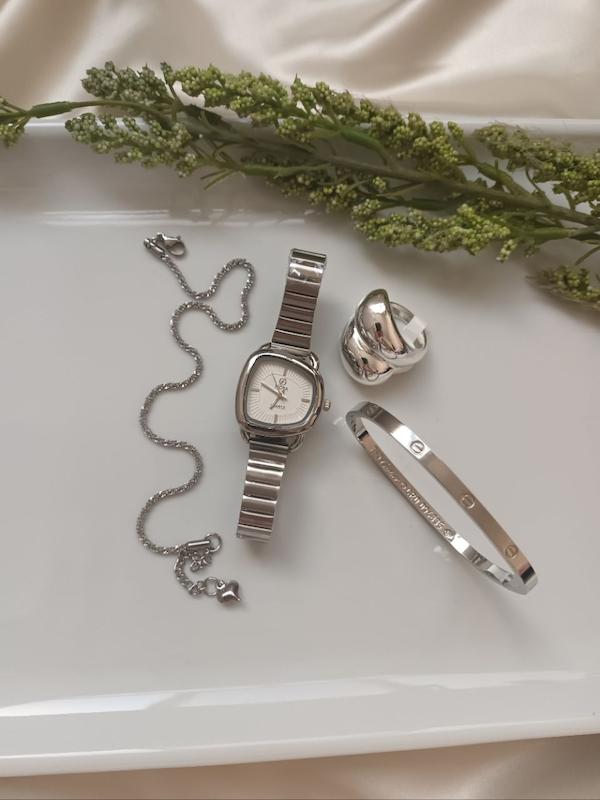 ساعت فلورا دفرمه سفید کد 123