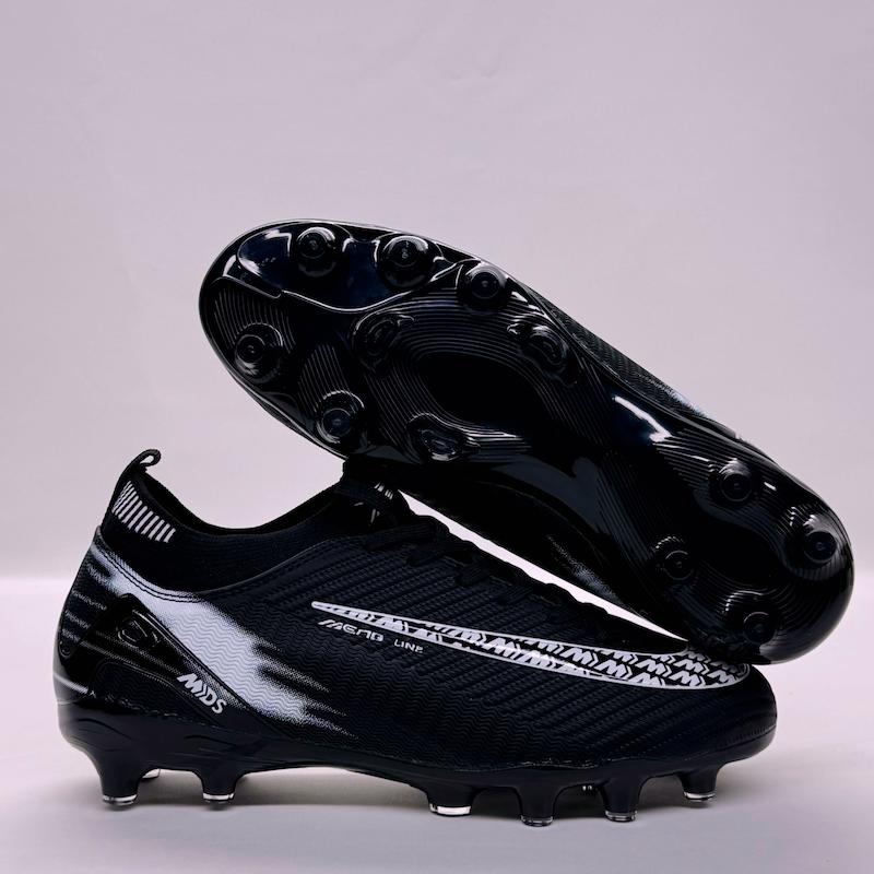 كفش فوتبال چمنى مردانه نيم ساق مارک مينگ سایز = ۴۰۴۵ تعداد = ۱۲جفتی 