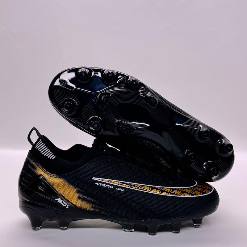 كفش فوتبال چمنى مردانه نيم ساق مارک مينگ سایز = ۴۰۴۵ تعداد = ۱۲جفتی 