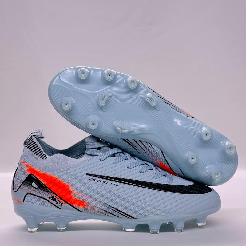 كفش فوتبال چمنى مردانه نيم ساق مارک مينگ سایز = ۴۰۴۵ تعداد = ۱۲جفتی 