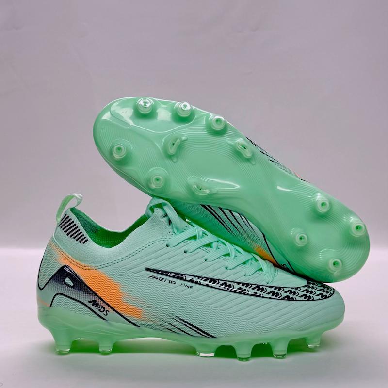 كفش فوتبال چمنى مردانه نيم ساق مارک مينگ سایز = ۴۰۴۵ تعداد = ۱۲جفتی 