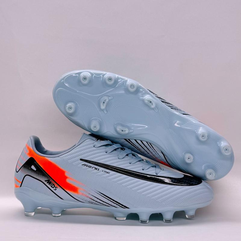 كفش فوتبال چمنى مردانه مارک مينگ سایز = ۴۰۴۵ تعداد = ۱۲جفتی 