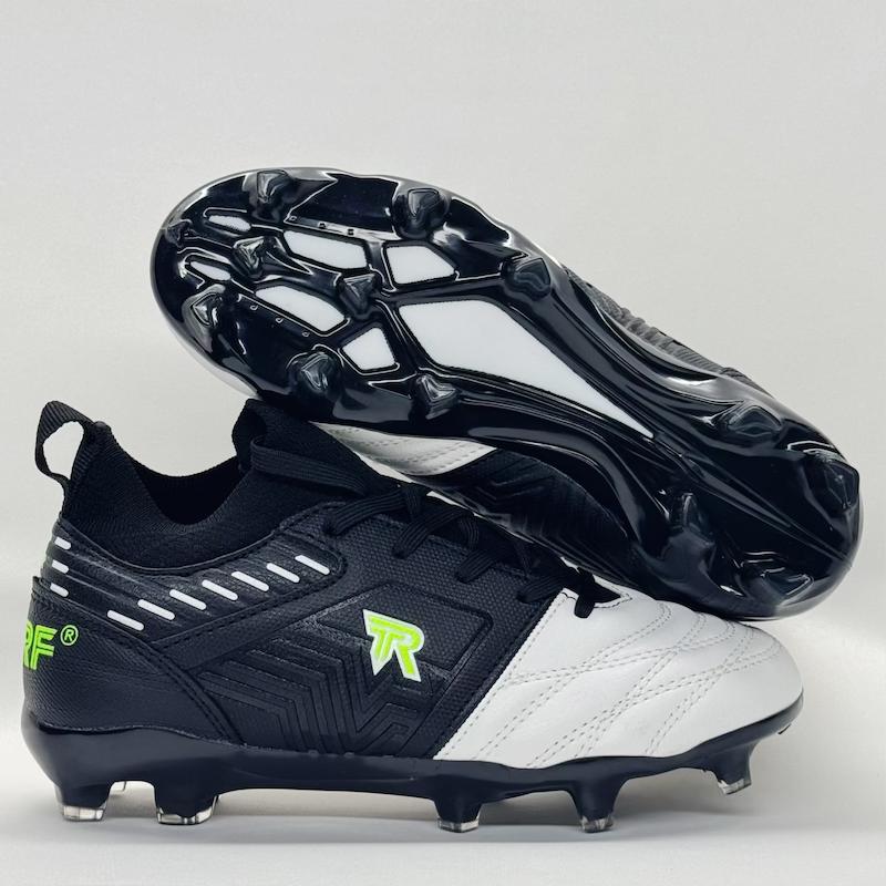 کفش فوتبال چمنی نیم ساق پسرانه مارک تورف  سایز ۳۴۳۹ تعداد 12جفتی