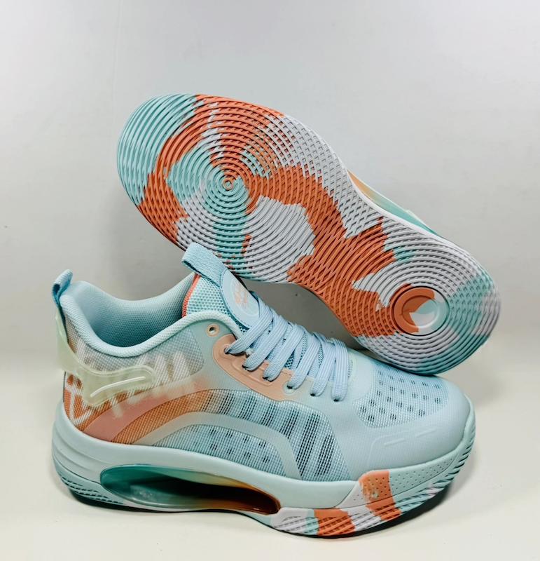 کفش بسکتبالی مردانه مارک بیتا تخت پیو  کیفیت عالی سایز ۴۰۴۴ تعداد ۱۲جفتی 