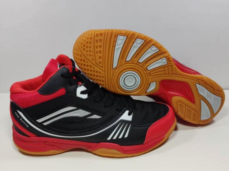 کفش والیبالی مردانه مارک ریسپانس تخت پیو کیفیت عالی سایز۳۹۴۶ تعداد ۱۲جفتی 