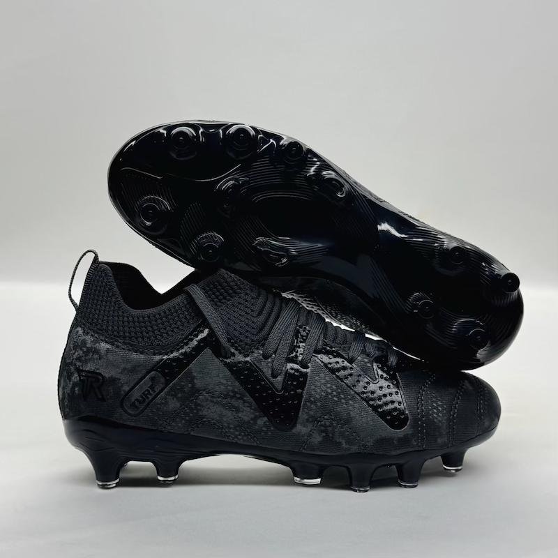 کفش فوتبال چمنی نیم ساق پسرانه مارک تورف  سایز ۳۴۳۹ تعداد 12جفتی