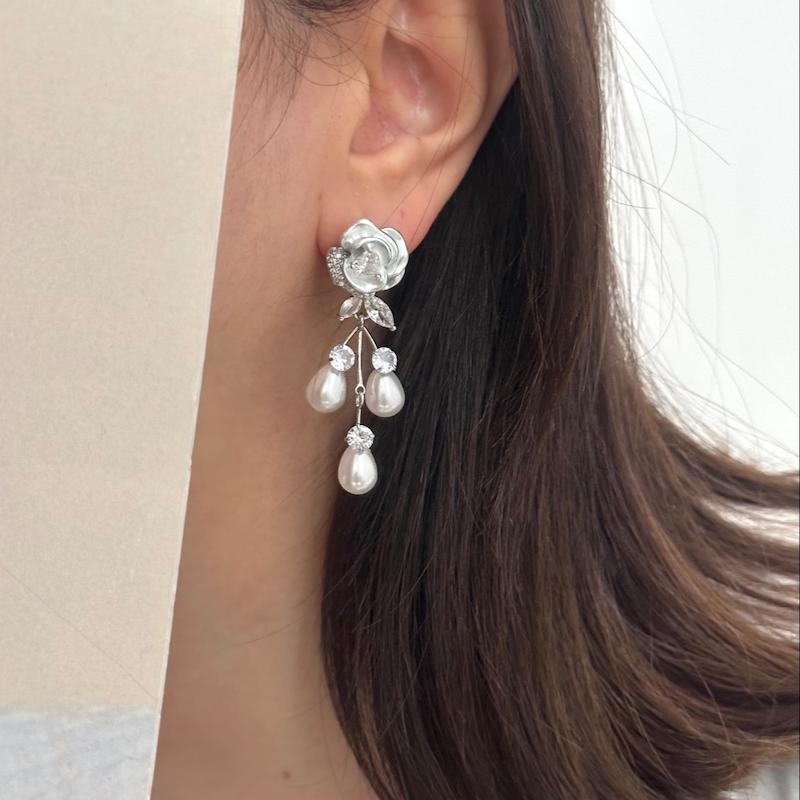 گوشواره جواهری گل با اویز مروارید