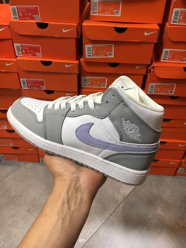 jordan 1 mid طرح 1