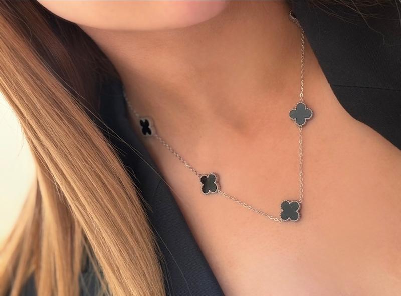 گردنبند طرح ونکلیف