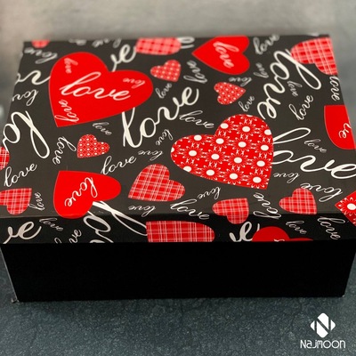 جعبه و باکس هدیه قلب دار قرمز مشکی