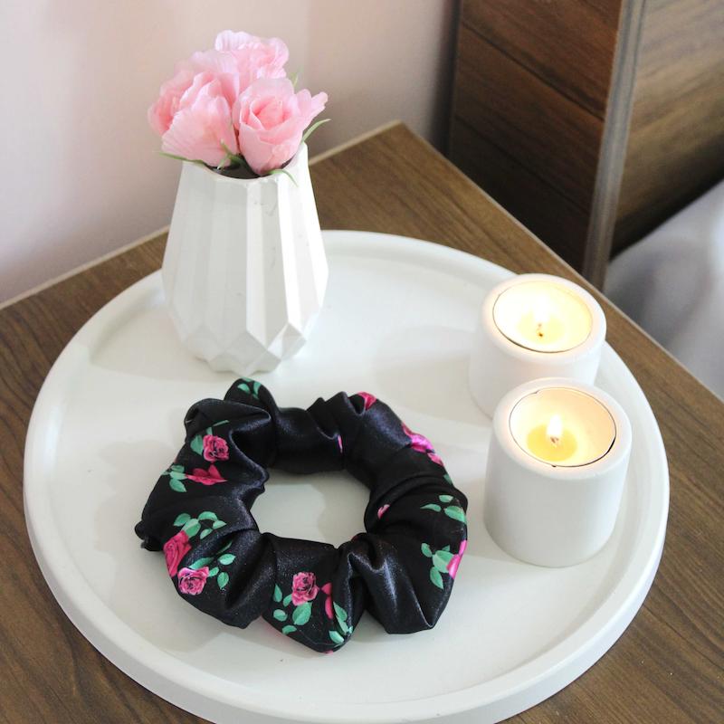 اسکرانچی مشکی گلدار