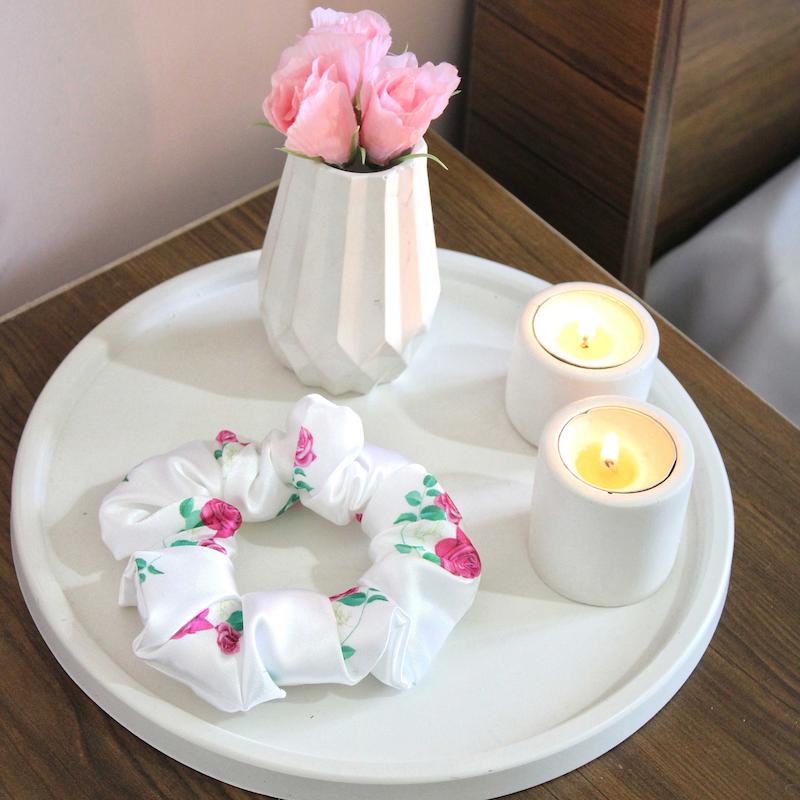 اسکرانچی سفید گلدار