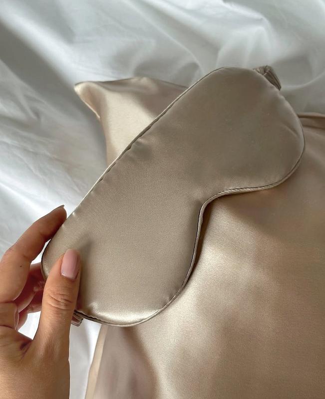 چشمبند کرم رنگ 